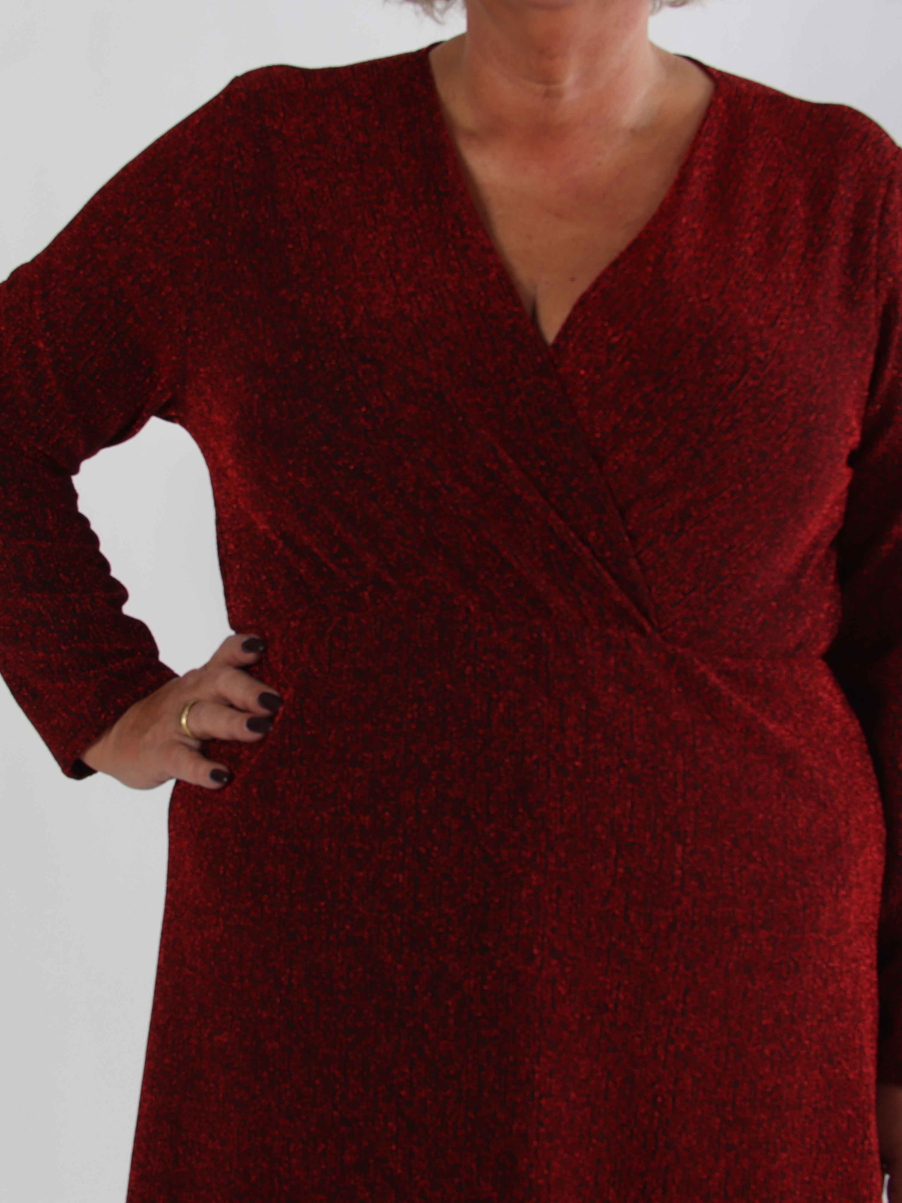 Lina - Plus size kjole med glimmertråde og krydsdetalje ved brystet